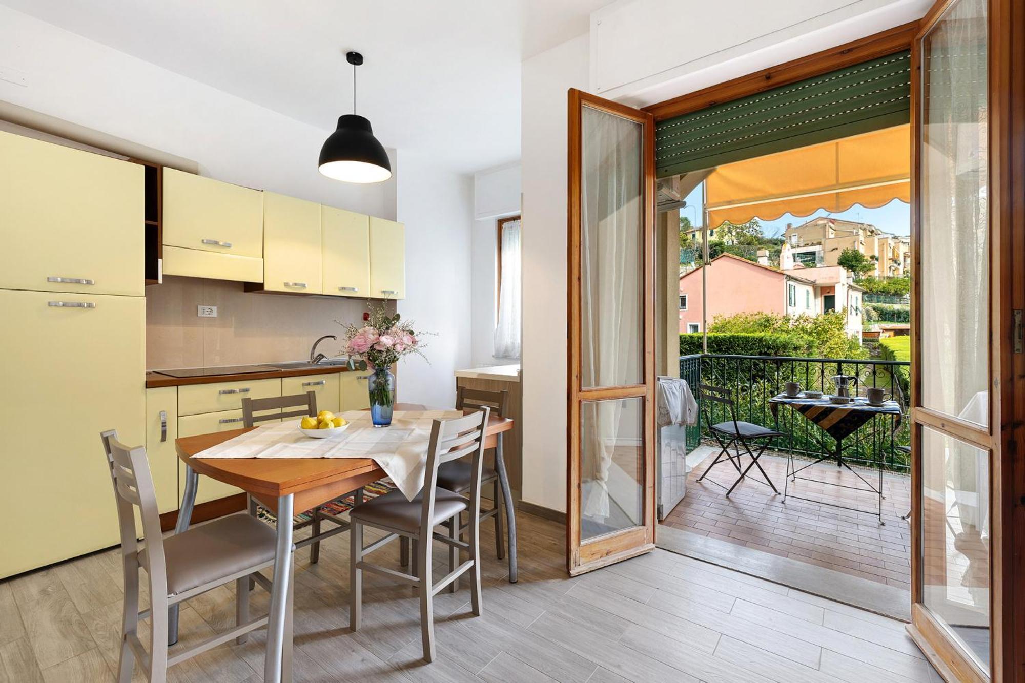 Appartamento Bilocale sul Borgo Finale Ligure Esterno foto
